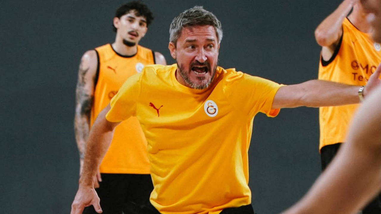 Gianmarco Pozzecco'dan yeni sezon açıklaması: 'Başarının anahtarı seyircimizin salona gelmesi'