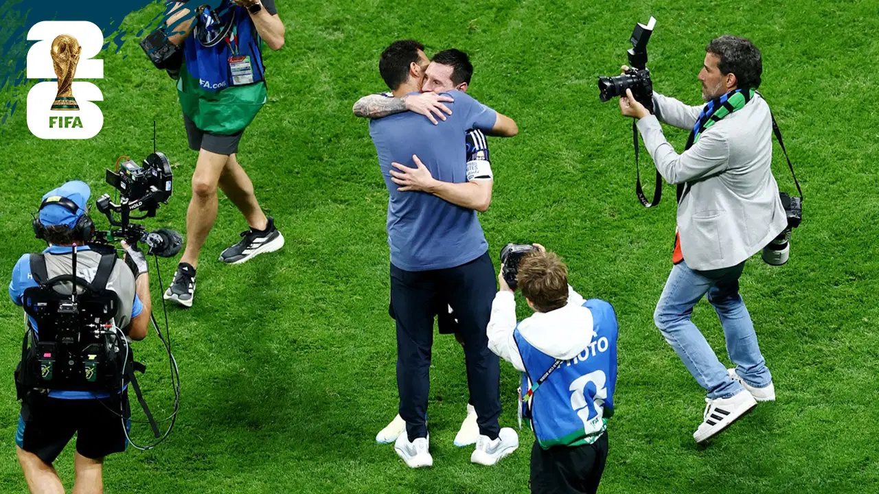 Scaloni'den İngiltere maçı sonrası Messi açıklaması: 'Tarihin en iyisi'