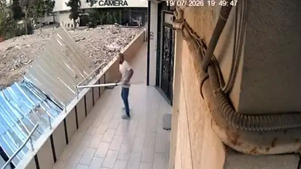 Yer: Avcılar... Korkulukları çalıp, 'uyuşturucu' ile yakalandılar