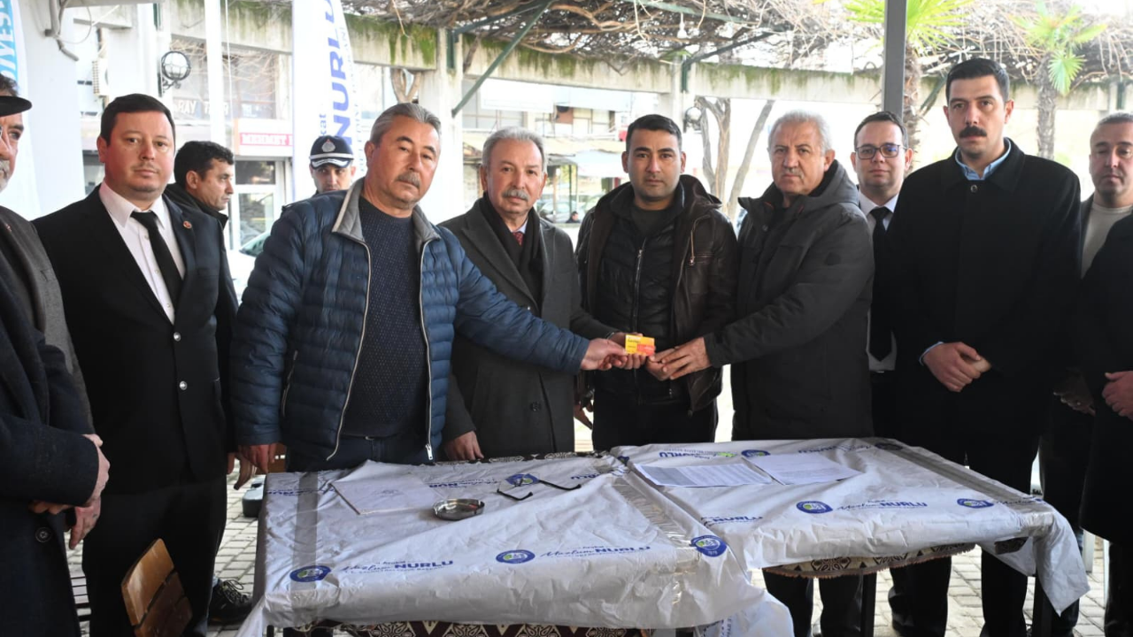 Salihli’de muhtarlara yakıt desteği