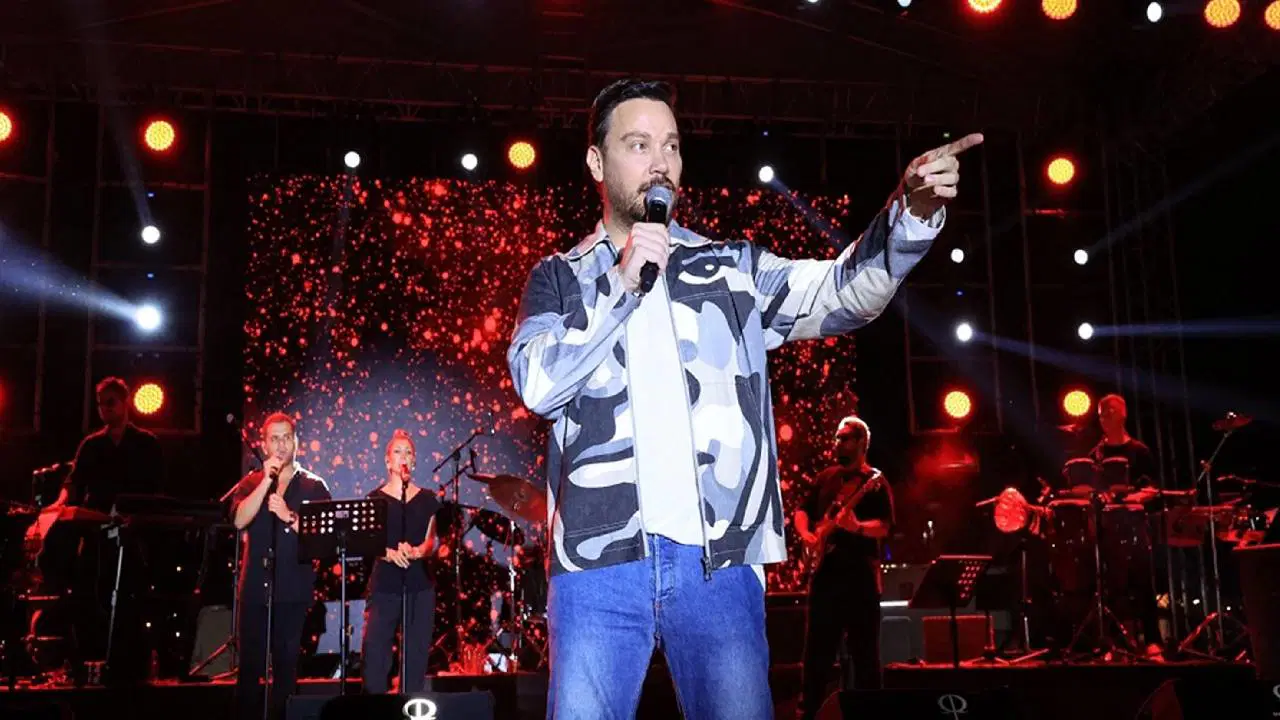 Şarkıcı Sinan Akçıl'a icra takibi!