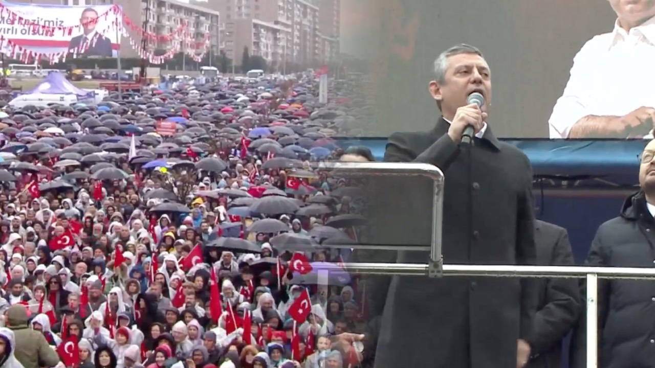 CHP'nin Denizli mitingi başladı: Yurttaş yağmurlu havaya aldırış etmeden meydanı doldurdu