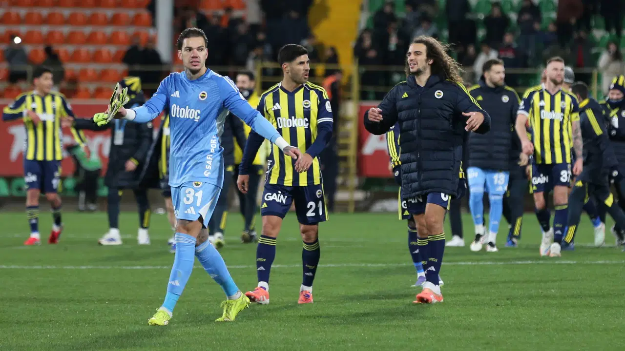 Fenerbahçe Alanya'da mahsur kaldı! İstanbul'a dönüş engeli...