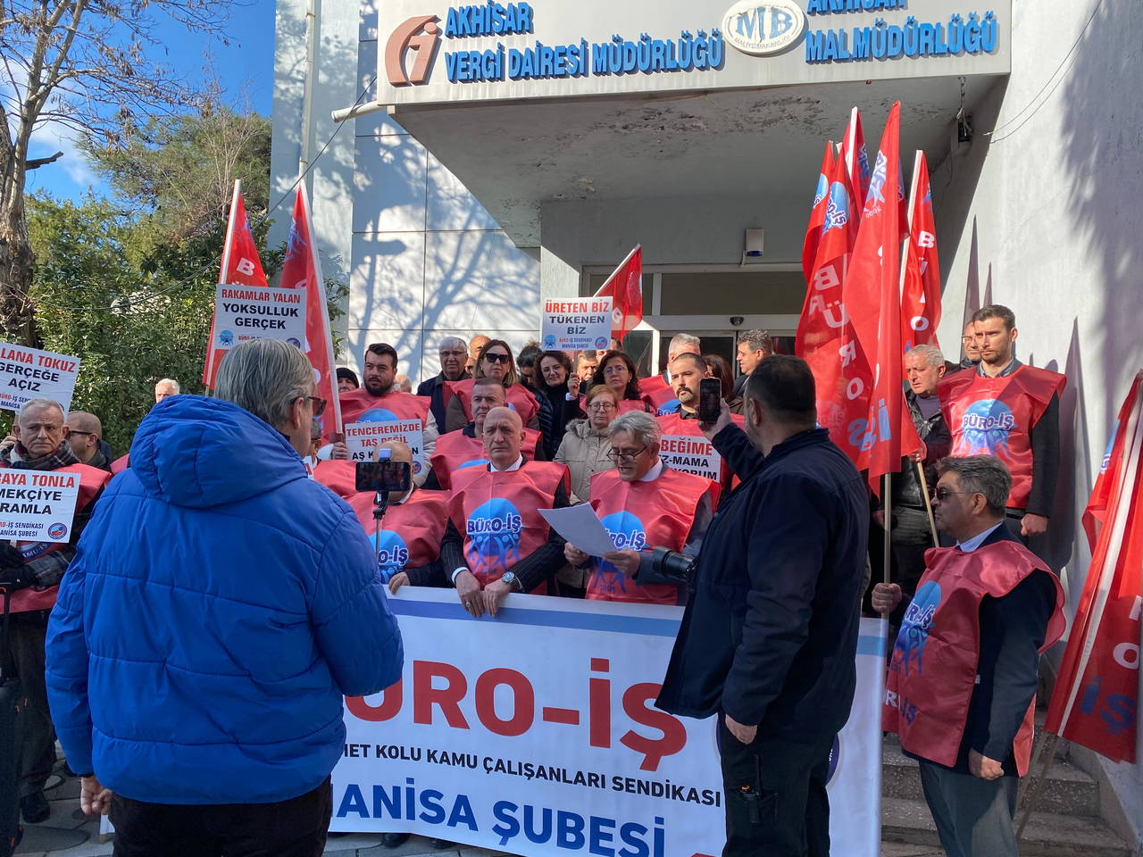 Emekçiler depreme karşı uyardı: Yaşanacak yıkımın sorumlusu Maliye Bakanıdır, AKP hükümetidir