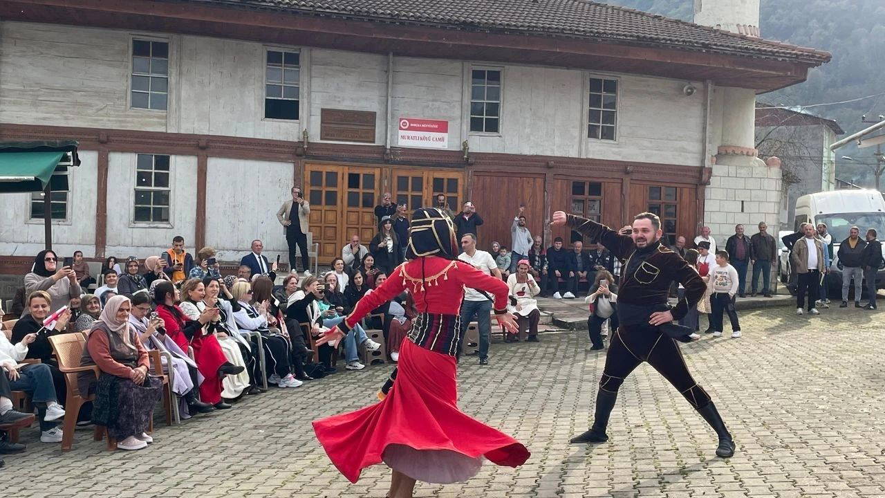 Borçka’da Demir Elma Festivali coşkusu