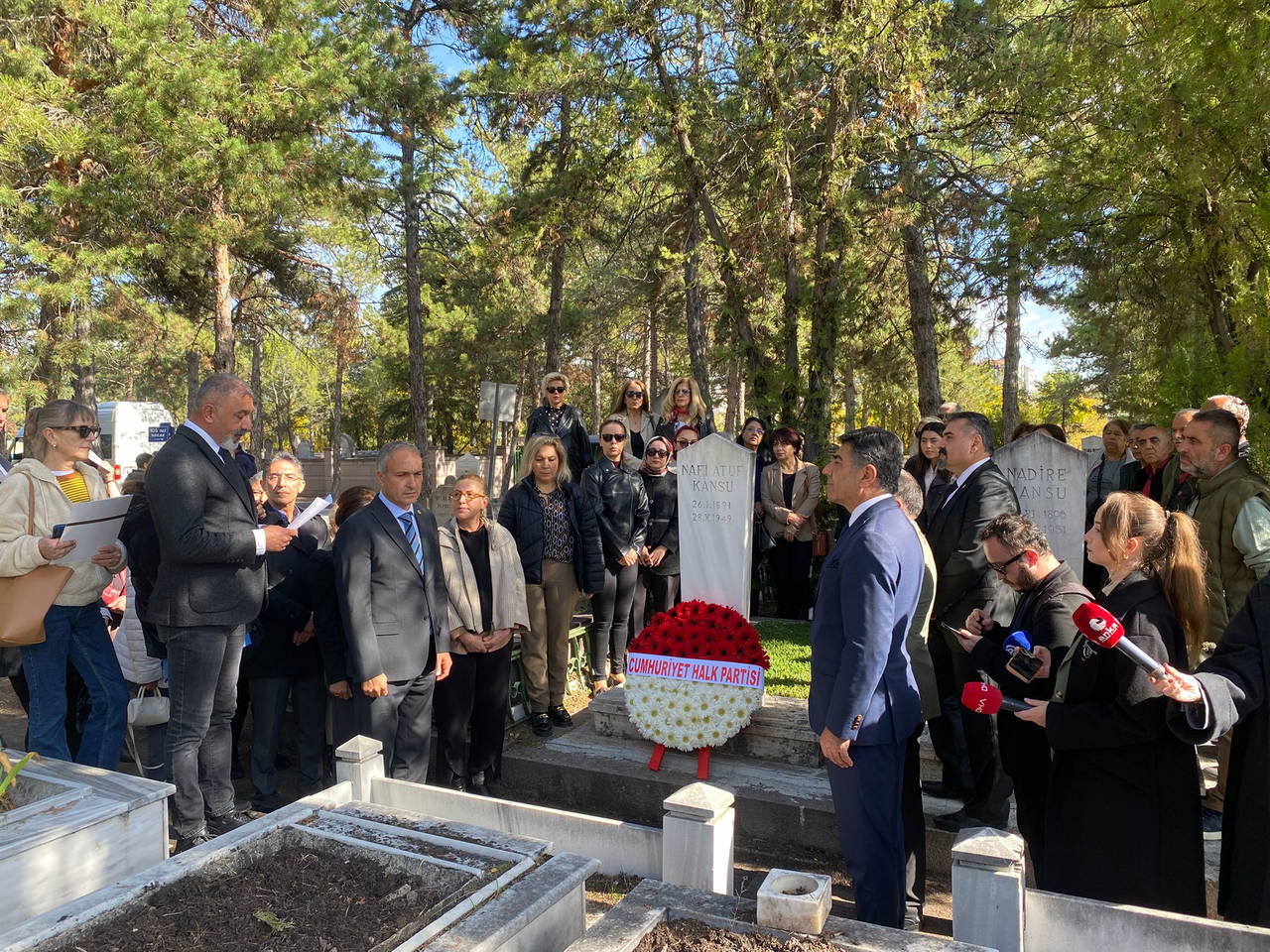 Nafi Atuf Kansu gömütü başında anıldı