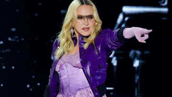 Madonna kaybolan kıyafetini arıyor