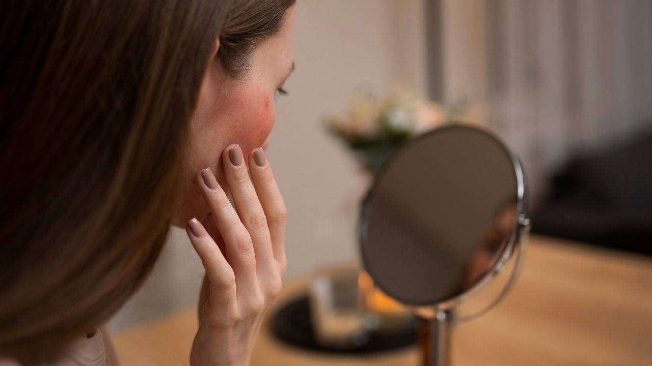 Kışın pul pul dökülen ciltler için 'kilit' yöntemi...