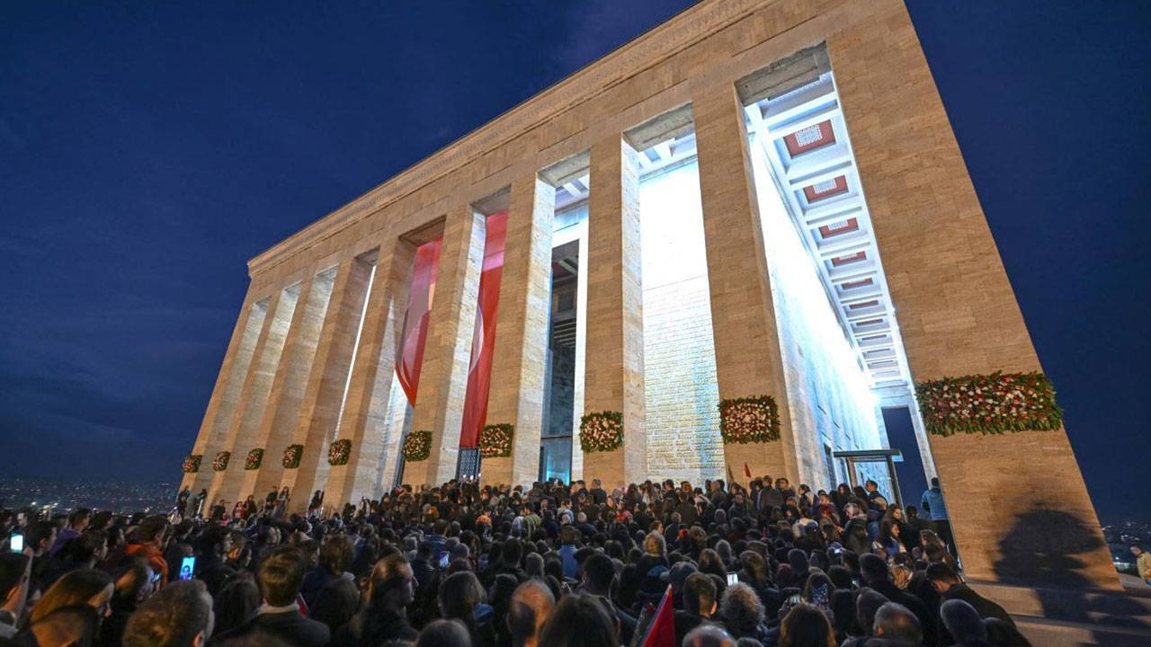Anıtkabir’e 10 Kasım’da rekor ziyaretçi: 1 milyon 219 bin kişi Anıtkabir’e gitti!