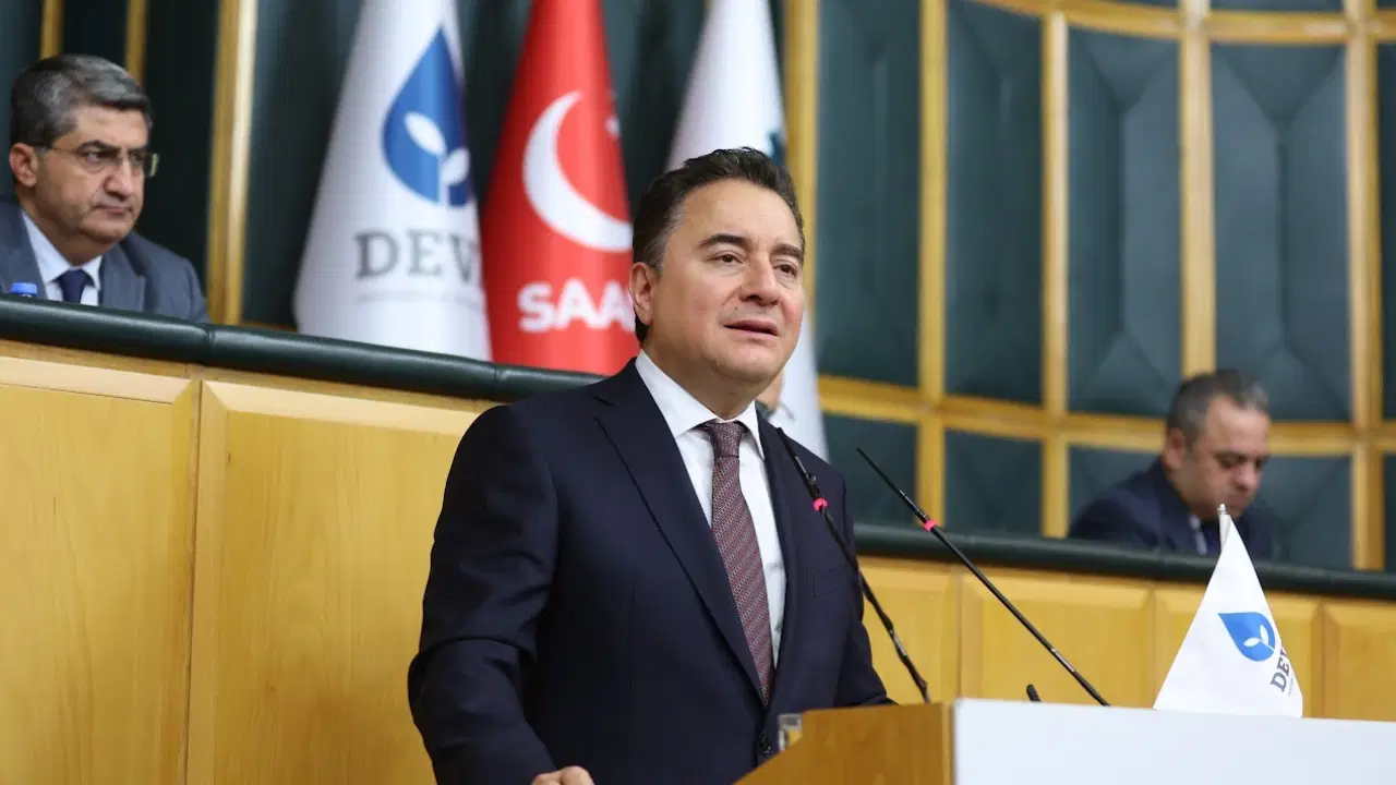 Ali Babacan: 'Emeklimizi, asgari ücretlimizi sefalete mahkum ederek, enflasyonu düşüremezsiniz'