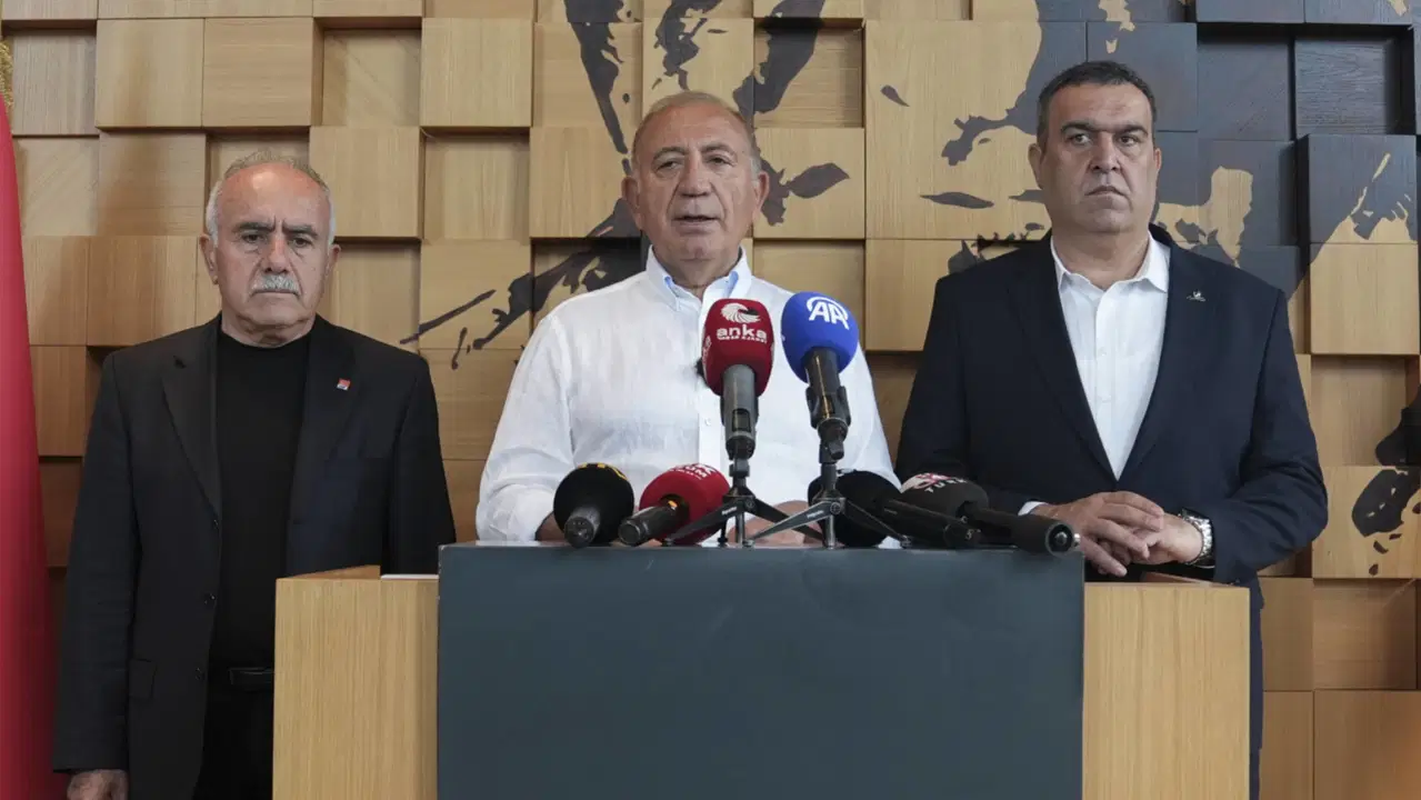 Gazeteci Yavuz Oğhan, Gürsel Tekin hakkında suç duyurusunda bulundu