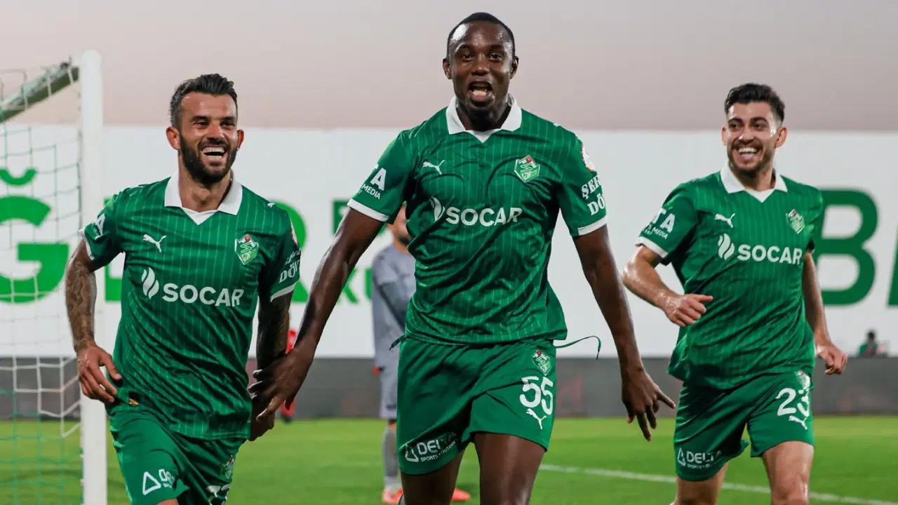 İki takım 10 kişi kaldı: Iğdır FK'den üst üste 4. galibiyet!