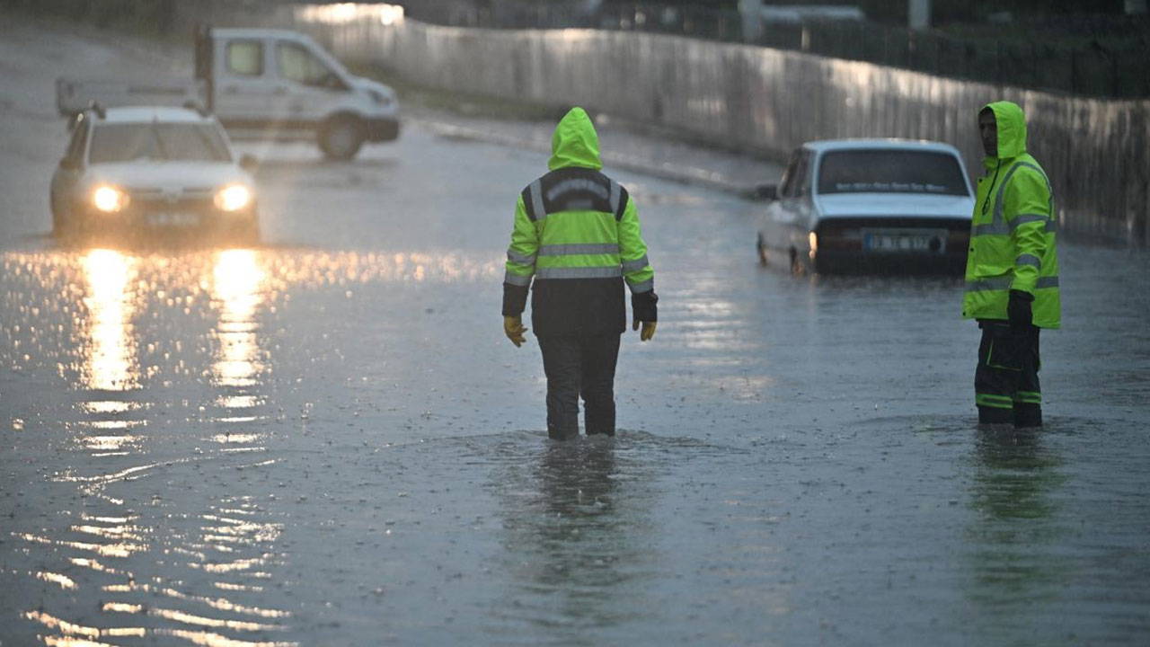 İçişleri Bakanlığı'ndan 'tedbirli olun' uyarısı: Bazı illerde sel ve su baskını riski var