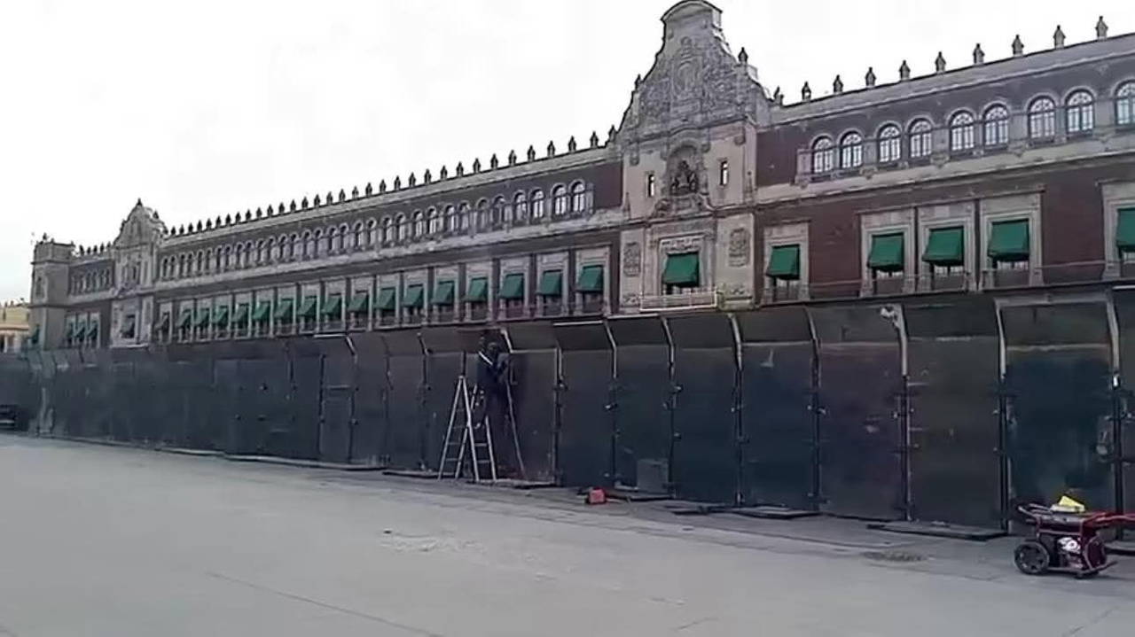 Meksika'da Başkanlık Sarayı çevresine zırhlı bariyerler kuruldu!