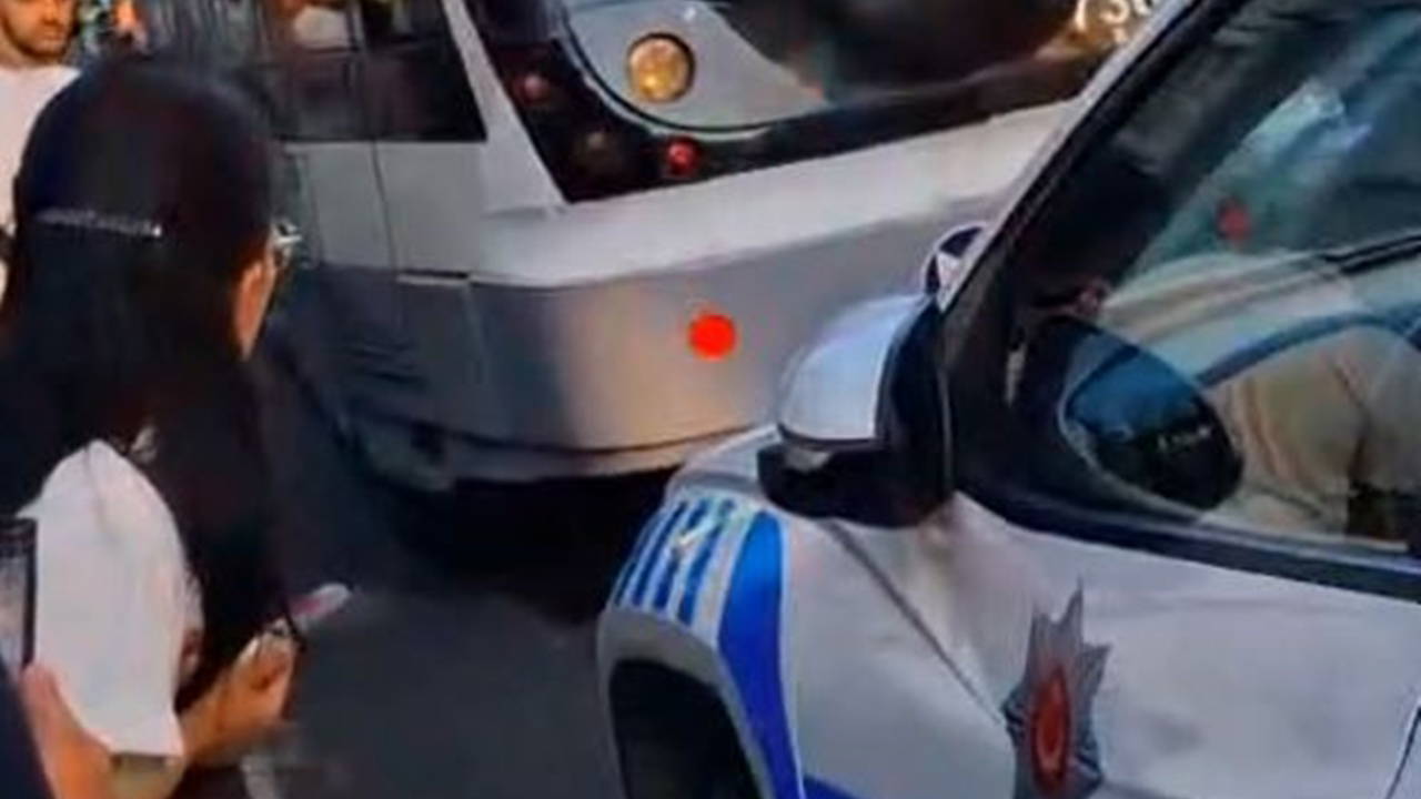 Fatih'te trajik olay... Küçük çocuk tramvayın altında can verdi