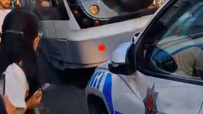 Çocuk rayların altına düştü: Tramvayın altında kalarak öldü!