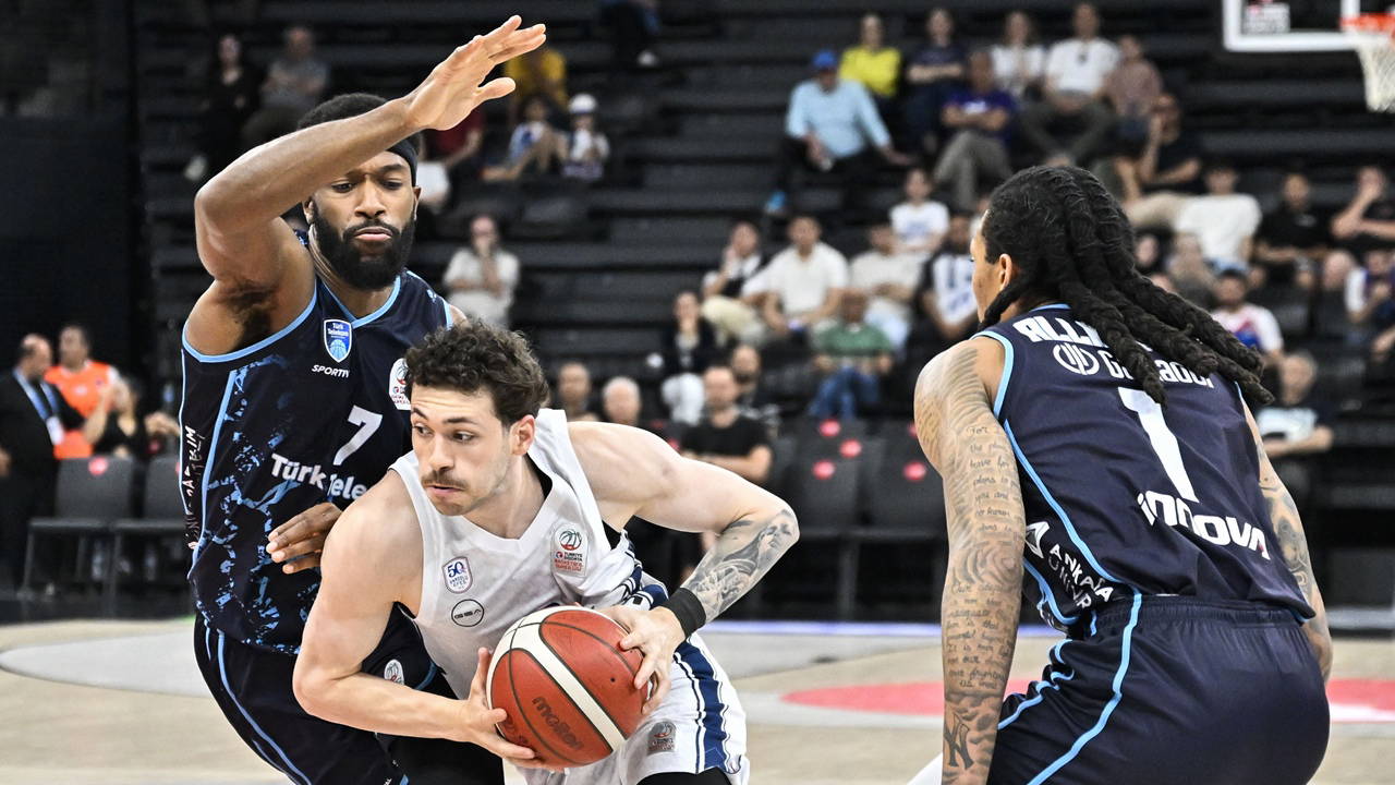 Türk Telekom, Anadolu Efes'i konuk edecek