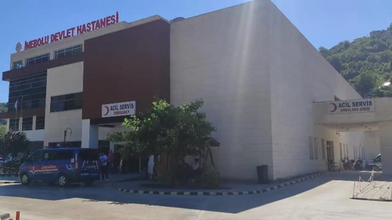 Üzüm yaprağı toplarken düşen kadın hayatını kaybetti


Üzüm yaprağı toplarken düşen kadın hayatını kaybetti



Üzüm yaprağı toplarken düşen kadın hayatını kaybetti
