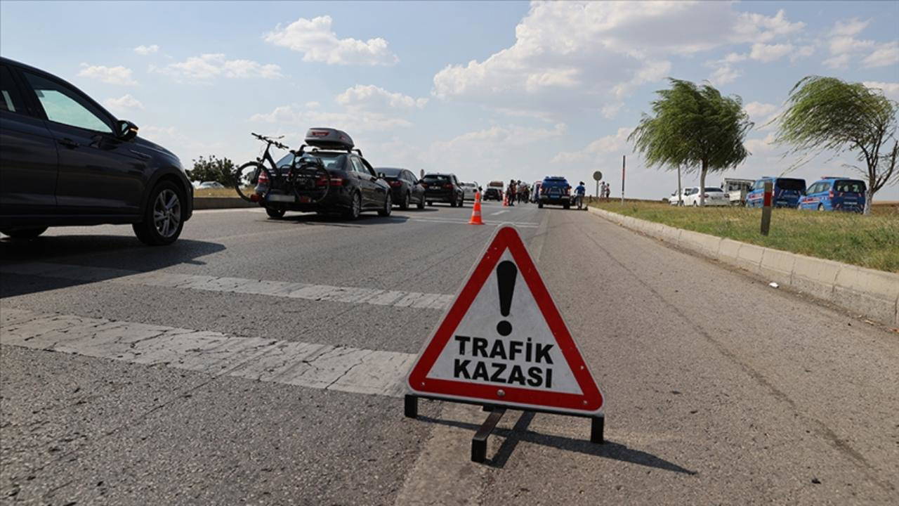 Sınav yolunda feci kaza! 1 ölü, 8 yaralı