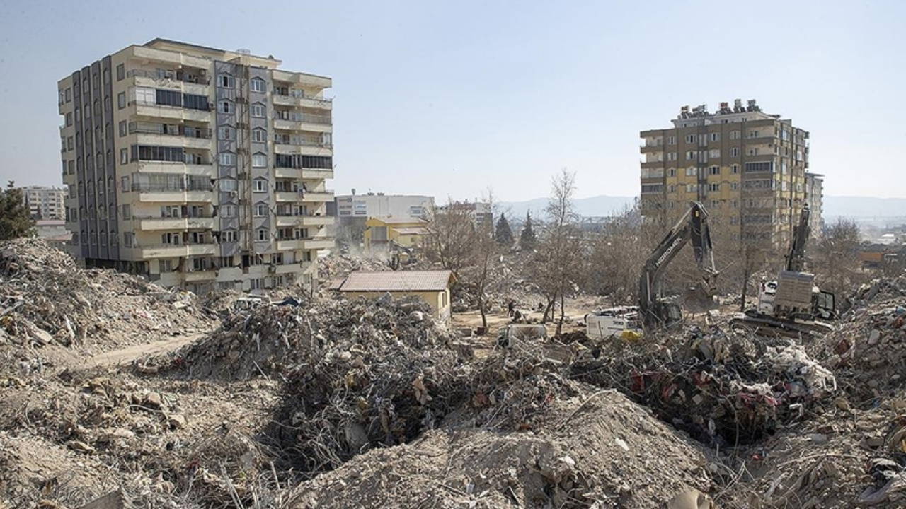 Ebrar Sitesi'ne ilişkin 6 kamu görevlisine dava