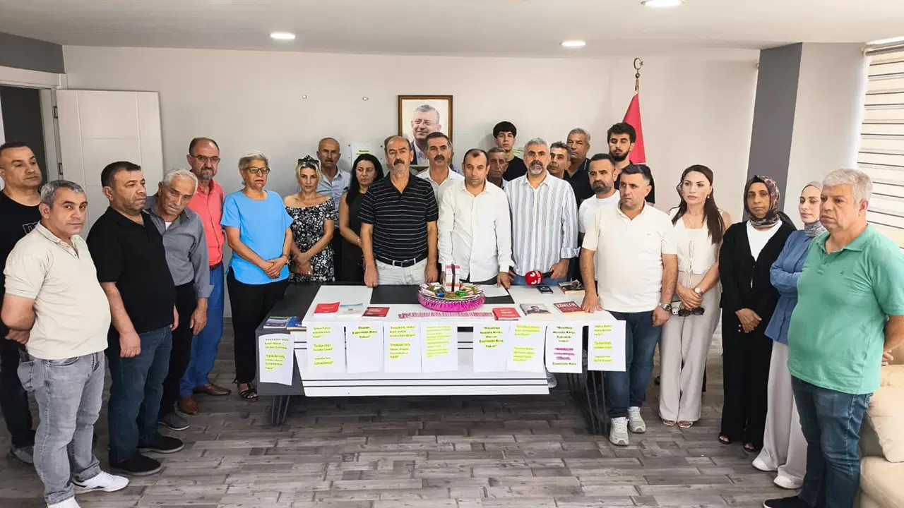 Diyarbakır'da CHP'den Toplu İstifa: 685 Üye Partiyle Yollarını Ayırdı
