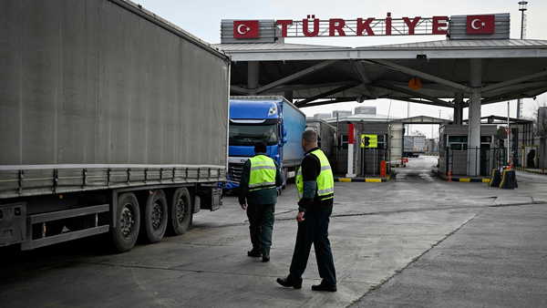 Financial Times yazdı: Türkiye’den 'Orta Koridor' hamlesi... Hürmüz’e alternatif rota gündemde