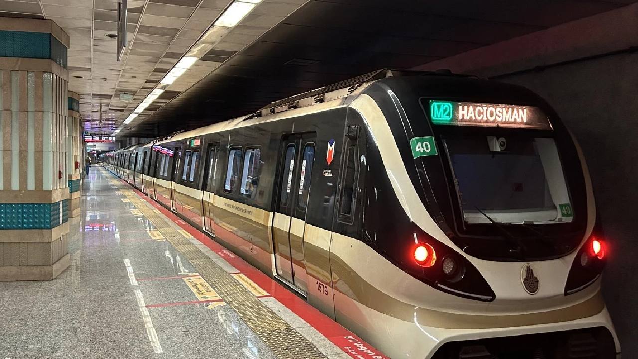 İstanbul'da metro istasyonunda intihar girişimi