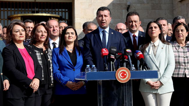 Kurultayda destek bildirisini okumuştu