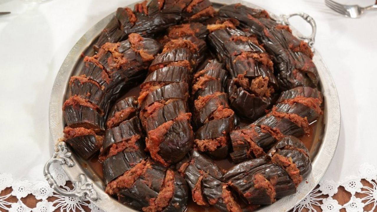 Geleneksel tatlardan biri: Evde kazan kebabı tarifi