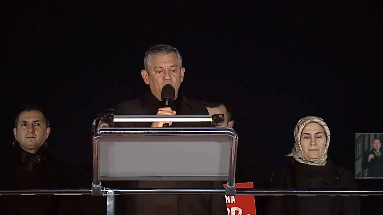 CHP'nin ikinci bölge mitinginin adresi Eyüpsultan... Özgür Özel'den ABD ve İsrail'in saldırılarına sert tepki: '160 tane kız çocuğu bombalarla öldürüldü, Batı sessiz!'