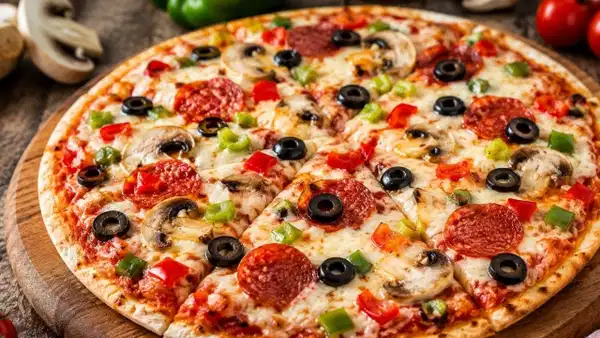 Canınız pizza çektiyse hemen deneyin: 15 dakikada lavaştan pizza tarifi