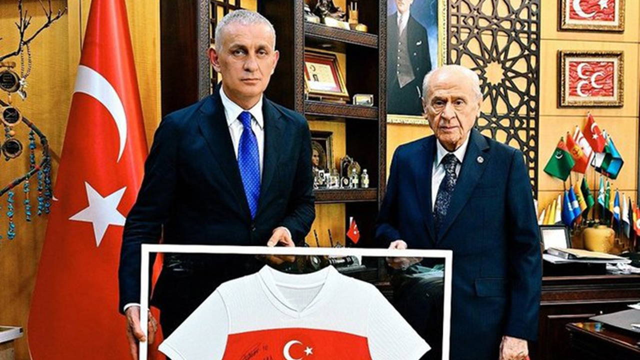 Devlet Bahçeli'den TFF Başkanı Hacıosmanoğlu'na: 'Ligi tescil etmeyin, 21 kulüple yoluna devam etsin'