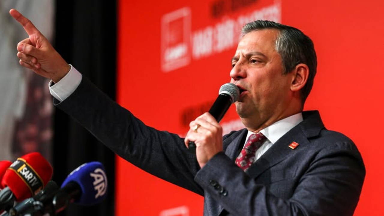 CHP İstanbul'dan Özgür Özel için çağrı: 'Yol arkadaşlarımızı Genel Başkanımızı karşılamaya davet ediyoruz'