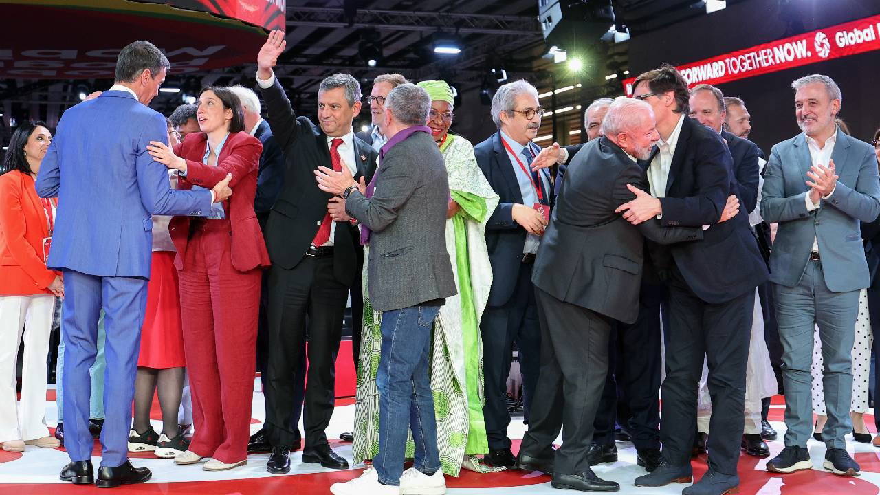 Özgür Özel: Küresel İlerici Seferberlik Toplantısı'nda yalnızca bugünü değil, ortak geleceğimizi konuştuk