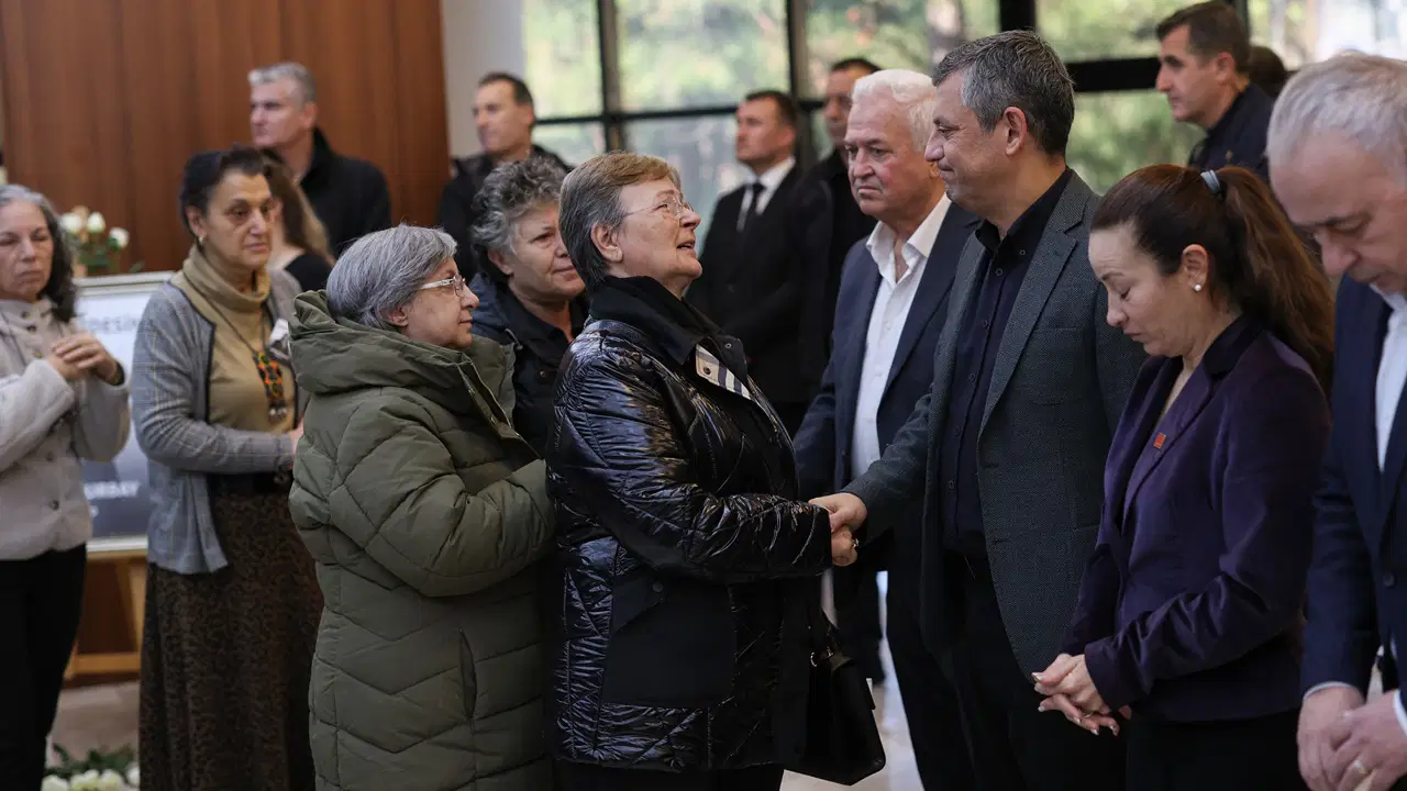 Özgür Özel ve Durbay ailesi taziyeleri kabul etti