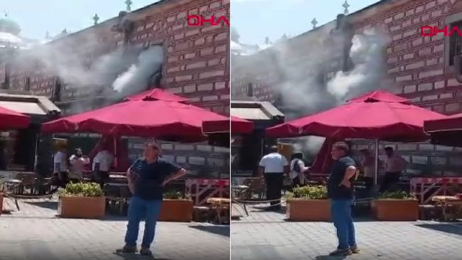 Mısır Çarşısı'nda yangın: Ekipler müdahale ediyor