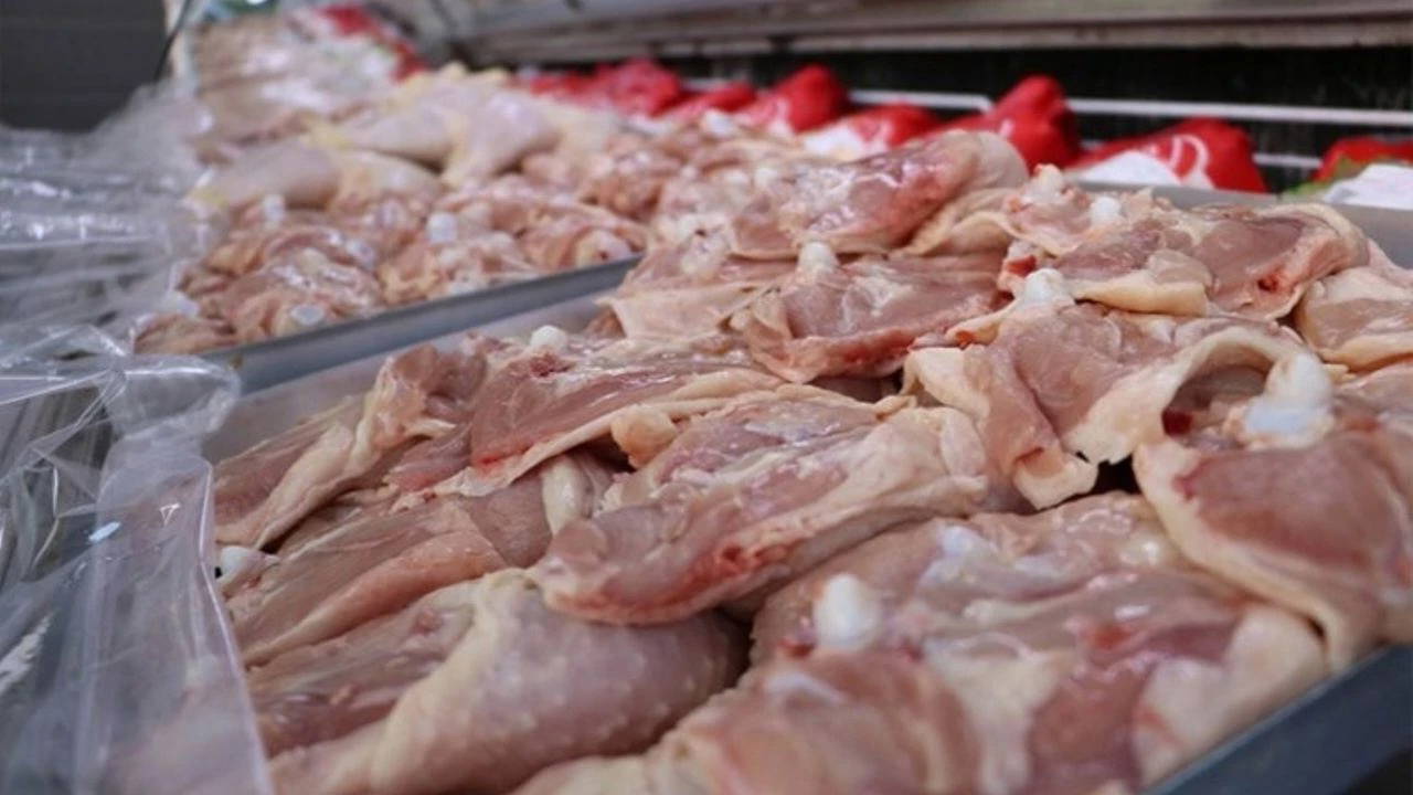 Ticaret Bakanlığı duyurdu: Tavuk eti ihracatı Ramazan sonuna kadar durduruldu!