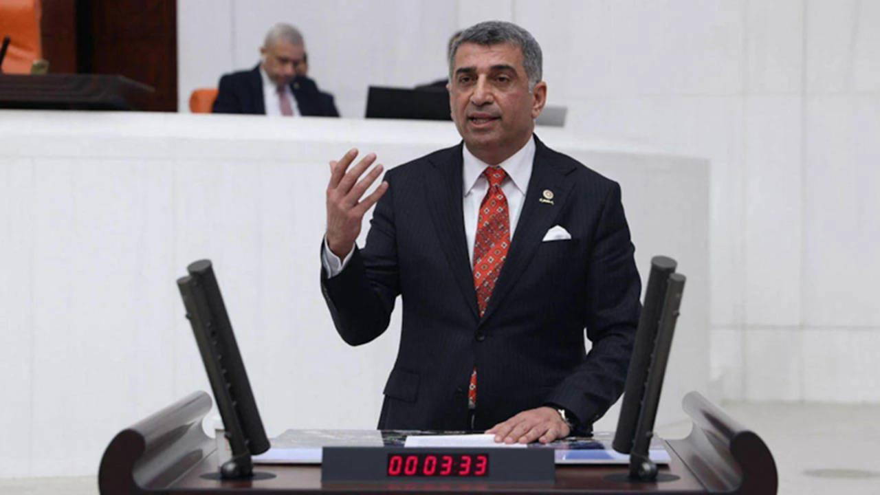 CHP'li Gürsel Erol'un 'çerçeve yasa' açıklamasına AKP yöneticisinden tebrik: 'Gurur duydum, ağzısına yüreğinize sağlık'