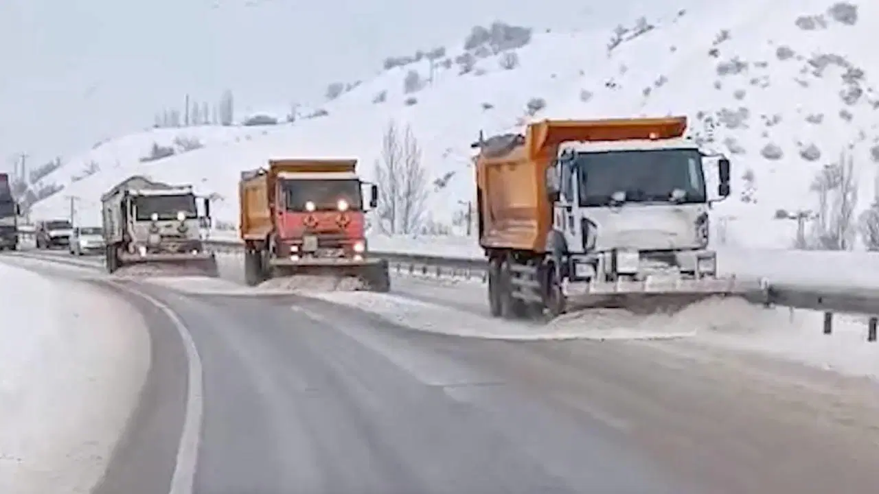 Gece yarısı başlayan kar yağışı devam ediyor... Meteoroloji'den kritik uyarı!