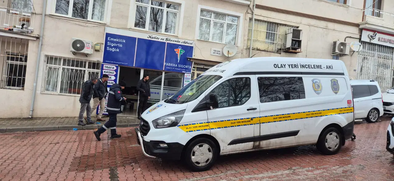 Yakınlarının haber alamadığı evli çift evlerinde ölü bulundu