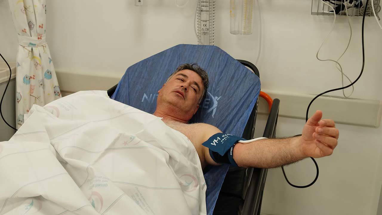 Biber gazından etkilenen milletvekili hastaneye kaldırıldı