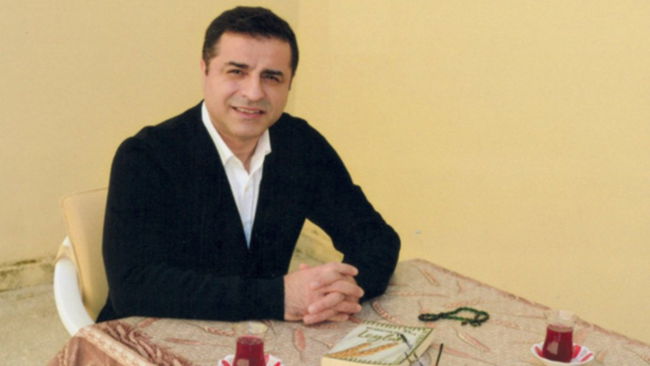 Tutuklu Selahattin Demirtaş'ın son hali paylaşıldı