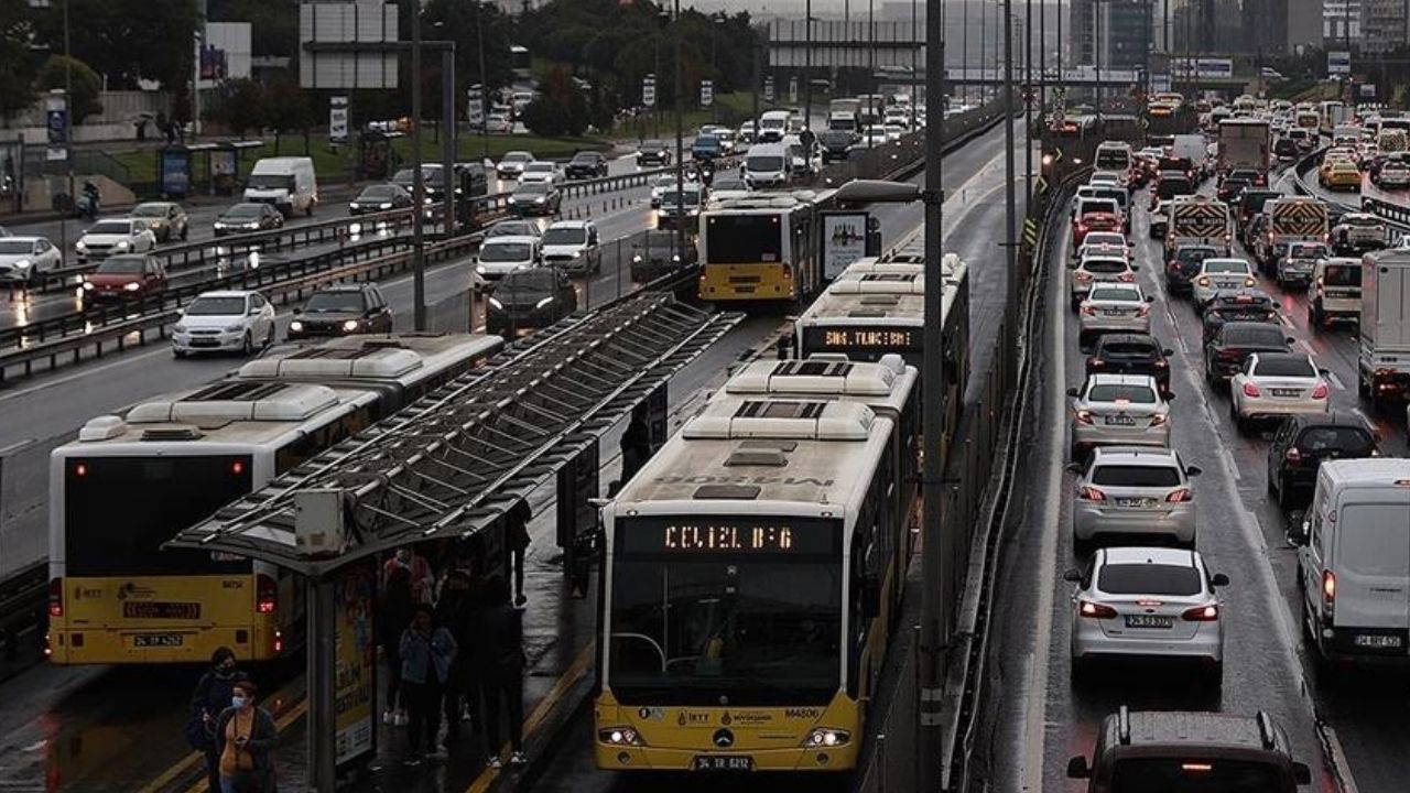 Yarın 8 Eylül Pazartesi Marmaray, otobüs, metrobüs, metro, tramvay bedava mı? Okulun ilk günü otobüsler ücretli mi?