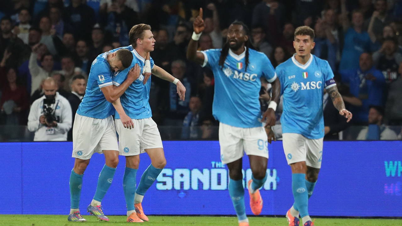 Napoli, Lecce deplasmanında