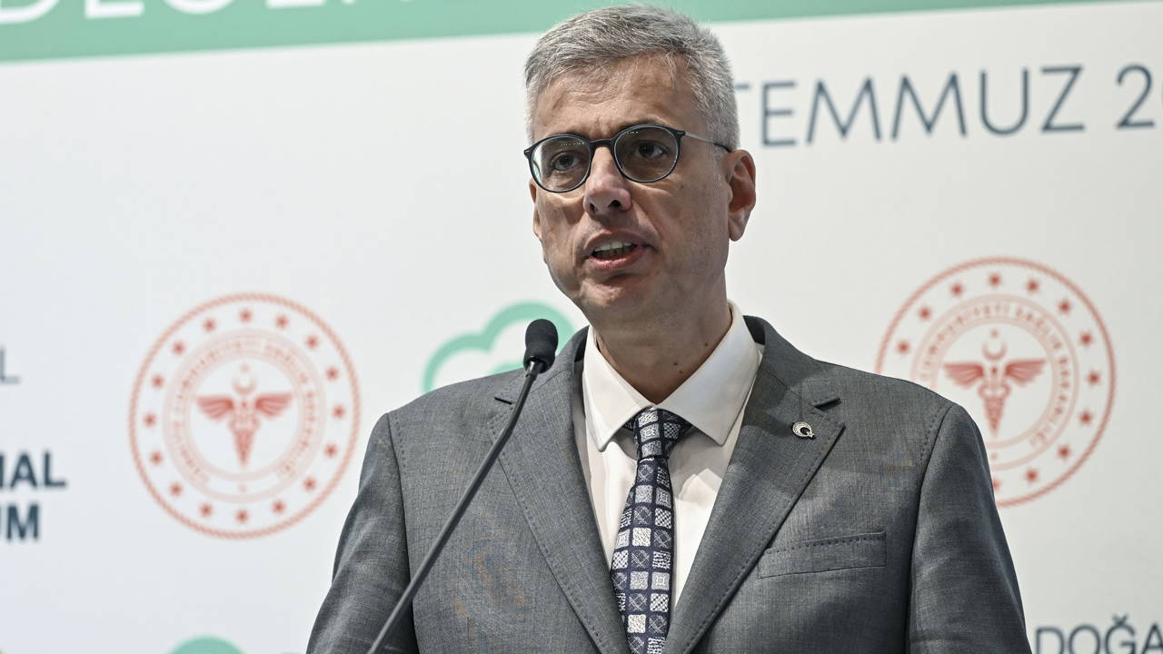 Bakan Memişoğlu'nun 'sezaryen' takıntısı devam ediyor: 'Hamdolsun düşüş sağladık'