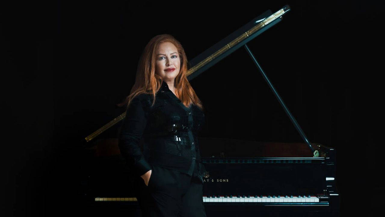 Mehveş Emeç ile Süreyya Operası'nda 'Biraz hüzün, biraz neşe...'