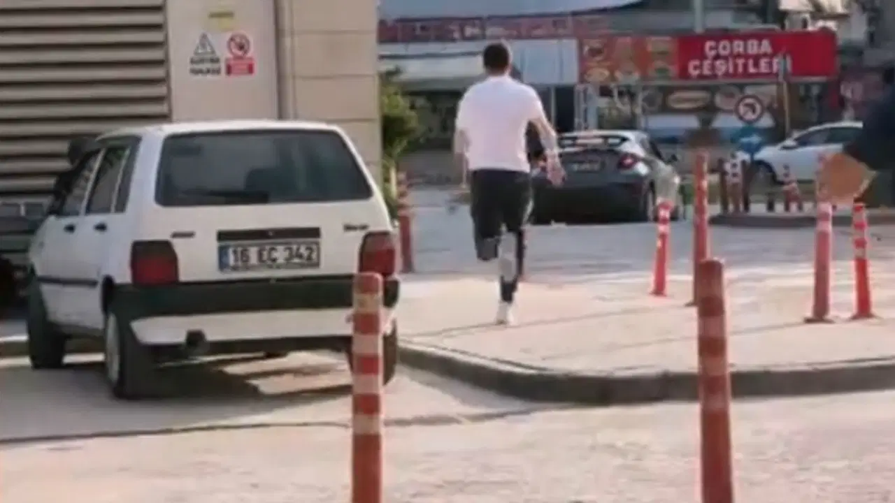 Kimlik kontrolünde yakalandı, aniden kaçmaya başladı: 'Şansı