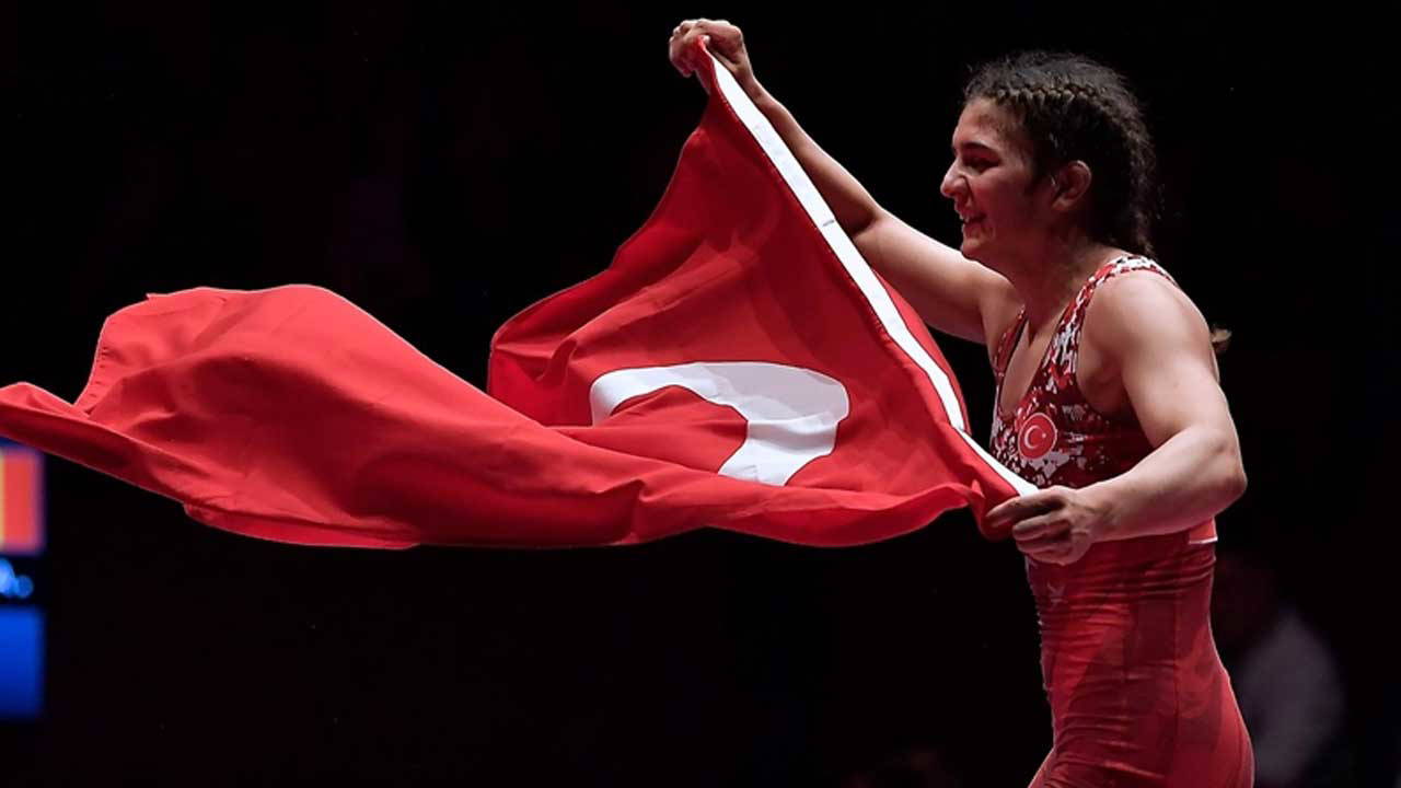 Nesrin Baş, Dünya Şampiyonası'nda gümüş madalya aldı