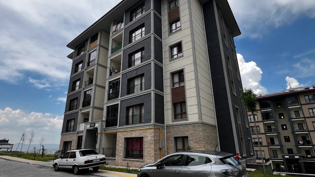 Kayseri'de annesiyle tartışan babasını bıçakladı