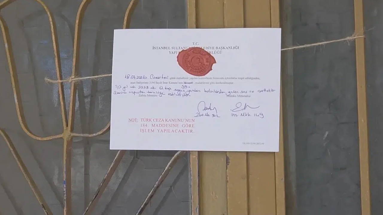 Sultangazi'de çökme riski: 3 katlı bina tahliye edildi